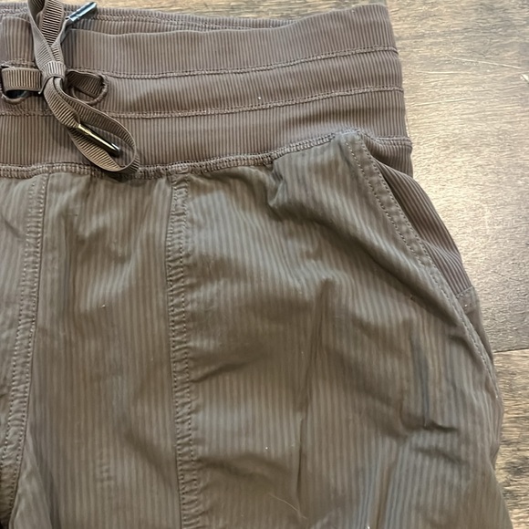 Lululemon joggers - Picture 3 of 5